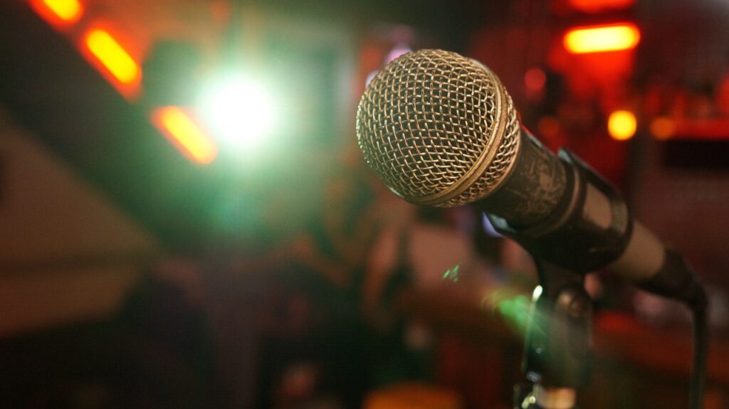 mic, stage, light-3989881.jpg